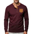 Camiseta Henley de manga larga para hombre con bolsillo de contraste estilo vintage. - S / Tops / Burdeos