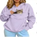 Comfortabele fleece gevoerde hoodie met handige voorzak voor huisdieren in de koude wintermaanden. - Lichtpaars