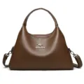 Bruine lederen dames schoudertas, grote casual tote tas met metalen hardware accessoires. - Geelbruin (6812)