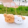Simpatico portachiavi di coppia in peluche magnetico con design di gatto carino e catena. - Gatto Arancione + Gatto Schiuma di Latte Coppia Magnetica