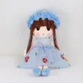 Bellissima bambola di peluche con abito floreale blu e capelli intrecciati, regalo perfetto. - Medio 70cm con Imballaggio / Abito in Pizzo Blu