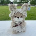 Carino coniglio di peluche fiabesco, variante vestito floreale, morbida bambola regalo - 30cm / Fiaba - Marrone