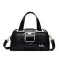 Borsa a mano nera in pelle verniciata con stampa coccodrillo e finiture dorate eleganti e pratiche. - 23*12*18 / Nero