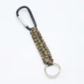 Llavero de paracord para exteriores con mosquetón negro y anillo metálico, trenzado fuerte. - Camuflaje Verde Militar
