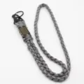 Cordón llavero de paracord gris con mosquetón de pico de águila y diseño de supervivencia. - Gris