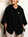 Vue détaillée d'un poncho à capuche en velours côtelé noir avec grand bouton et manches. - S / Hauts / Noir