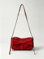Elegante rote Wildleder Umhängetasche für Damen, schicke Pendler Crossover Tasche neu. - 25*13.5*10cm / Rot