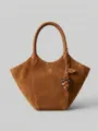 Braune Wildleder Tote Tasche für Damen, lässige große Pendlertasche mit Tannenzapfen Anhänger. - Karamellbraun