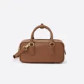 Braune Leder Bowling Umhängetasche Damen klassische Boston Handtasche mit goldener Hardware. - Goldbraun