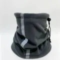 Cuello polar gris con tira reflectante y cordón ajustable para ciclismo y frío de invierno. - Calentador de Cuello de Forro Polar Reflectante (WHHT639) / Gris