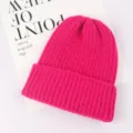 Berretto in maglia tinta unita rosa vivo per bambini, cappello invernale caldo dettaglio. - Circa 48-53cm / Rosso rosa