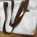 White canvas shoulder bag for women, versatile large capacity student commuting tote bag. - Standard Edition / White