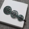 Pince à cheveux vintage en strass vert avec triple design en métal sculpté rond creux pour femmes. - Vert