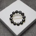 Broche ronde noire en émail perlé motif couronne de tambourin boucle d'écharpe élégante - Noir