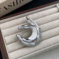 Broche geste de main en métal argenté, accessoire minimaliste pour pulls et manteaux. - Or blanc