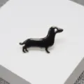Jolie broche épinglette en émail teckel noir, accessoire en métal pour vêtements sacs détail. - Noir