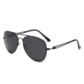 Lunettes de soleil aviateur polarisées homme avec double pont en métal noir vue principale. - Monture Noire Verres Noir Gris