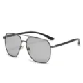 Gafas de sol poligonales para hombres con doble puente y montura de metal elegante. - Espejo fotocromático
