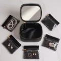 Zwarte reissieraden organizer set met spiegel en kleine fluwelen tassen voor make-up opslag. - Set van 5 Subtassen/Spiegel / Zwart