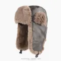 Winter Leder Plüsch Bombermütze, dicke warme Ohrenklappen Skikappe für Outdoor Radfahren Sport. - Einheitsgröße (56-60cm) / Graubraun