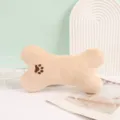 Beiges Haustier Plüsch Knochen Kauspielzeug mit brauner Pfotenstickerei für Hunde und Katzen. - 22.5cm*14.5cm*4.5cm / Beige