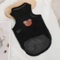 Zwarte ademende mesh hondenvest met schattig berenpatroon, zomer huisdierenkleding. - XS / Zwart (Een Beer)
