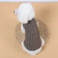 Bruine gebreide huisdier trui voor kleine honden, stijlvolle warme puppykleding kledingvariant. - Khaki