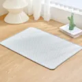 Atmungsaktive Haustier-Kühlmatte für den Sommer, graue Eisseide Hundeunterlage. - M 60x45cm / Mini Eisseide Matte-Hellgrau