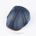 Vintage gewaschene Denim Schiebermütze mit Kontrastnähten und Lederkrempe, Vorderansicht. - Verstellbar / Dunkelblau Denim