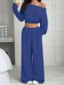 Lässiges Strickset mit schulterfreiem Crop-Top und weiten Hosen in kräftigem Blau. - Dunkelblau