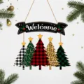 Targa per porta sospesa in legno di Natale con scritta di benvenuto e alberi a quadri. - 30cm / Benvenuto Albero di Natale
