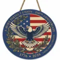 Targa sospesa in legno del 250° anniversario USA con design aquila e bandiera per decoro. - Stile Commemorativo del 250 Anniversario / 20x20cm 2D Piatto