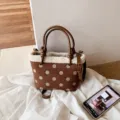 Retro Pünktchen Wildlederoptik Eimer Tasche, braune Fleece-Besatz Handtasche mit Gurt. - Ohne Anhänger / Braun
