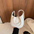 Bolso bandolera hobo blanco minimalista, elegante bolso de silla de montar de cuero PU mujer - Sin colgante / Blanco Roto