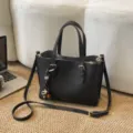 Bolso negro para mujer, gran capacidad bolso de hombro, elegante bolso cruzado para trabajo. - Negro Con Colgante