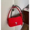 Bolso de hombro de nailon rojo bolso bajo el brazo con cierre de metal y asa de nudo mujer - Rojo