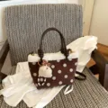 Herbst Winter Retro Damen Handtasche braune Punkte Eimer Tasche Wildleder Umhängetasche - Mit Anhänger / Kaffee