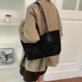 Bolso de Hombro Negro de Ante para Mujer Gran Capacidad Shopper Minimalista Vintage Casual - Negro