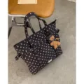 Bolso tote de lona de gran capacidad para mujer con bonito colgante de oso y lunares elegantes. - Con Colgante / Negro