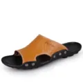 Hombres marrón punta abierta cuero sandalias zapatillas transpirable playa zapatos. - 36 / Amarillo