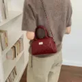 Niche textured burgundy quilted handbag with chain strap, stylish women's shoulder bag. - 21*7*12 / No Pendant / Burgundy