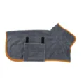 Detailansicht des grauen Haustier-Handtuchs mit gelbem Rand und verstellbarem Klettverschluss. - XS / Grau-Oranger Rand