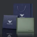 Portafoglio uomo corto in vera pelle William Polo verde con scatola regalo e borsetta. - Scatola set regalo blu / Verde militare