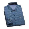 Camicia uomo a maniche lunghe a righe business casual, colletto classico e abbottonatura. - Taglia M / Blu