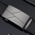 Cinturón automático de cuero genuino para hombre, elegante cinturón de metal para negocios. - 105cm / Plateado