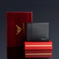 Billetera para hombre WilliamPOLO de cuero negro genuino con diseño a cuadros y caja de regalo. - Billetera Plegable con Set de Caja de Madera Roja / Negro