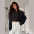 Oversized zwarte korte blazer voor dames, elegante casual pak jasje hoofdaanzicht. - S / Tops / Zwart