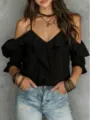 Nahaufnahme Detail des schwarzen Damen Off-Shoulder Rüschen-Tops mit Trägern und V-Ausschnitt. - S / Schwarz