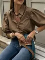Französischer Puffärmel lässiges Hemd Detailansicht, elegante einfarbige Revers-Bluse. - S / Kaffeebraun