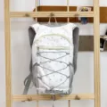 Leichter Outdoor-Rucksack mit Sternenmuster, Freizeittagungswanderung für Reisen und Sport. - 20-35L / Weiß